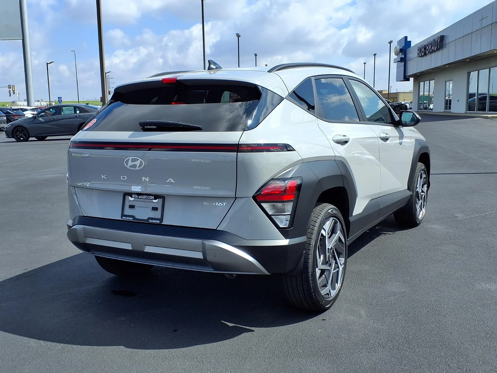 New 2026 Cyber Gray Metallic Hyundai SEL Premium image 18