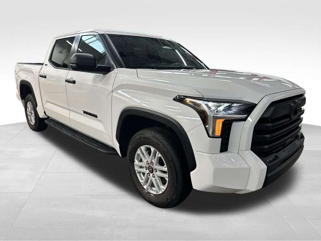 New 2026 White Toyota SR5 image 7