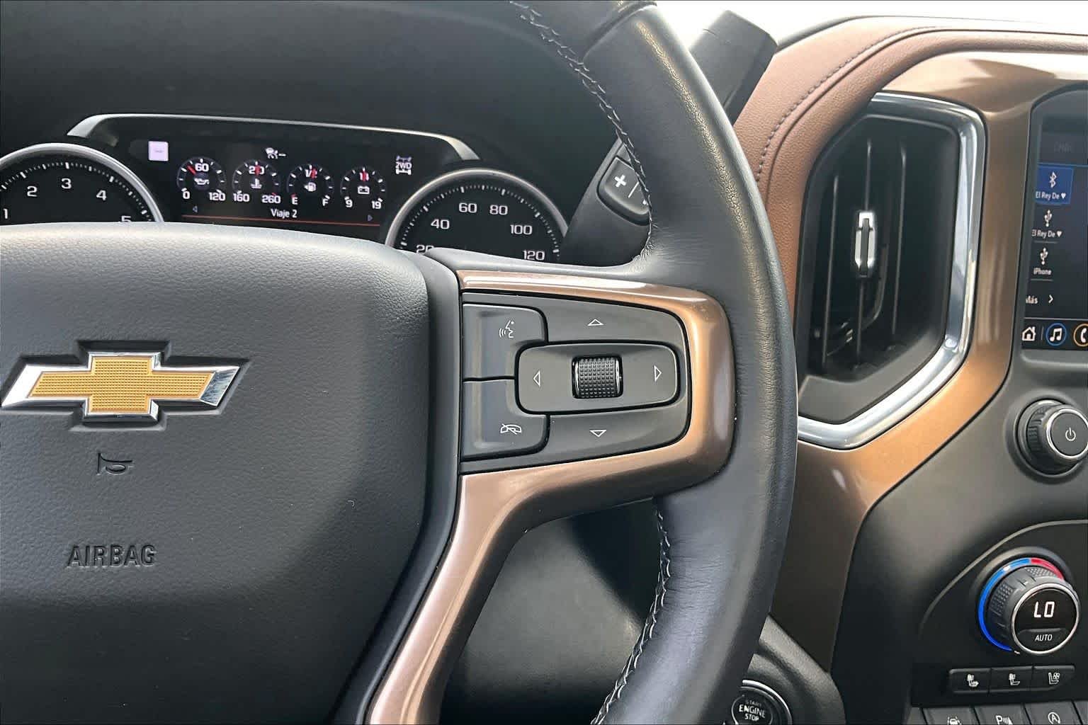 Used 2020 Iridescent Pearl Tricoat Chevrolet High Country image 21