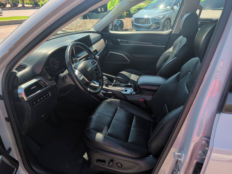 Used 2022 Wolf Gray Kia EX image 8