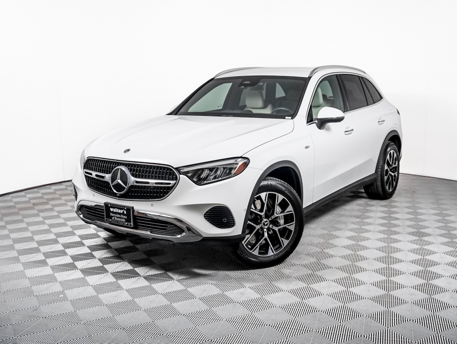 2025 Mercedes-Benz GLC