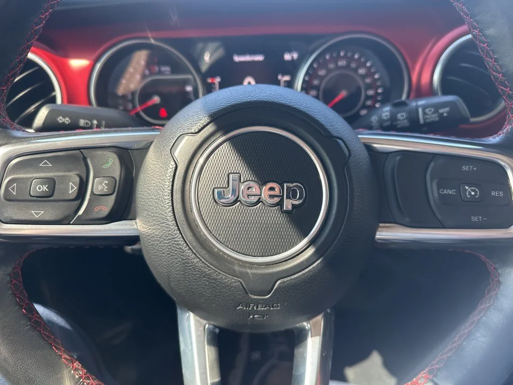 Certified Used 2022 Gray Jeep Unlimited Rubicon image 12