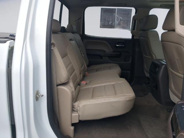 Used 2015 Summit White GMC  image 20