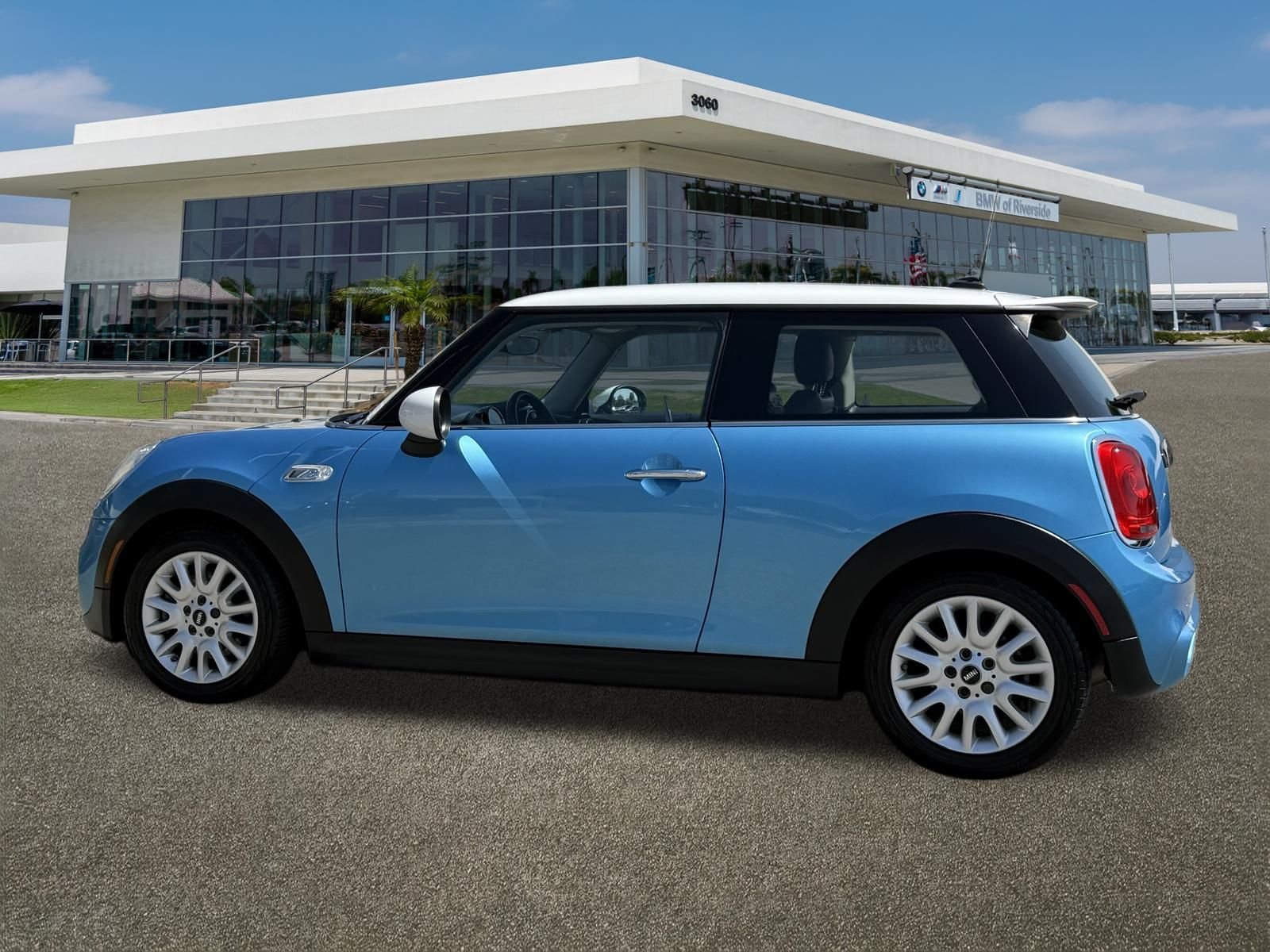 Used 2016 Blue MINI Base image 7