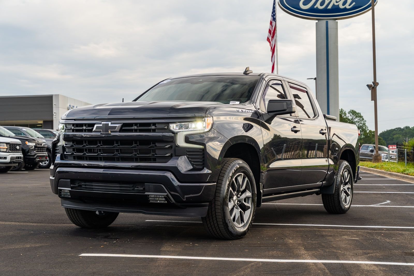 Used 2022 Gray Chevrolet RST image 3