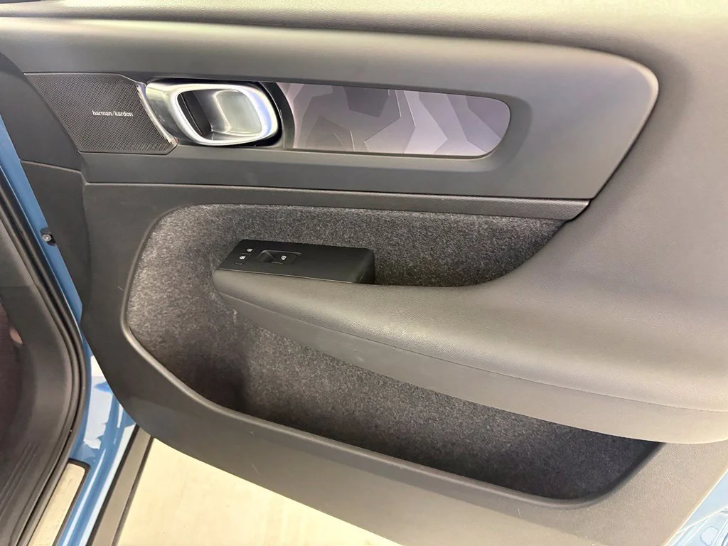 Used 2023 Blue Volvo Ultimate image 39