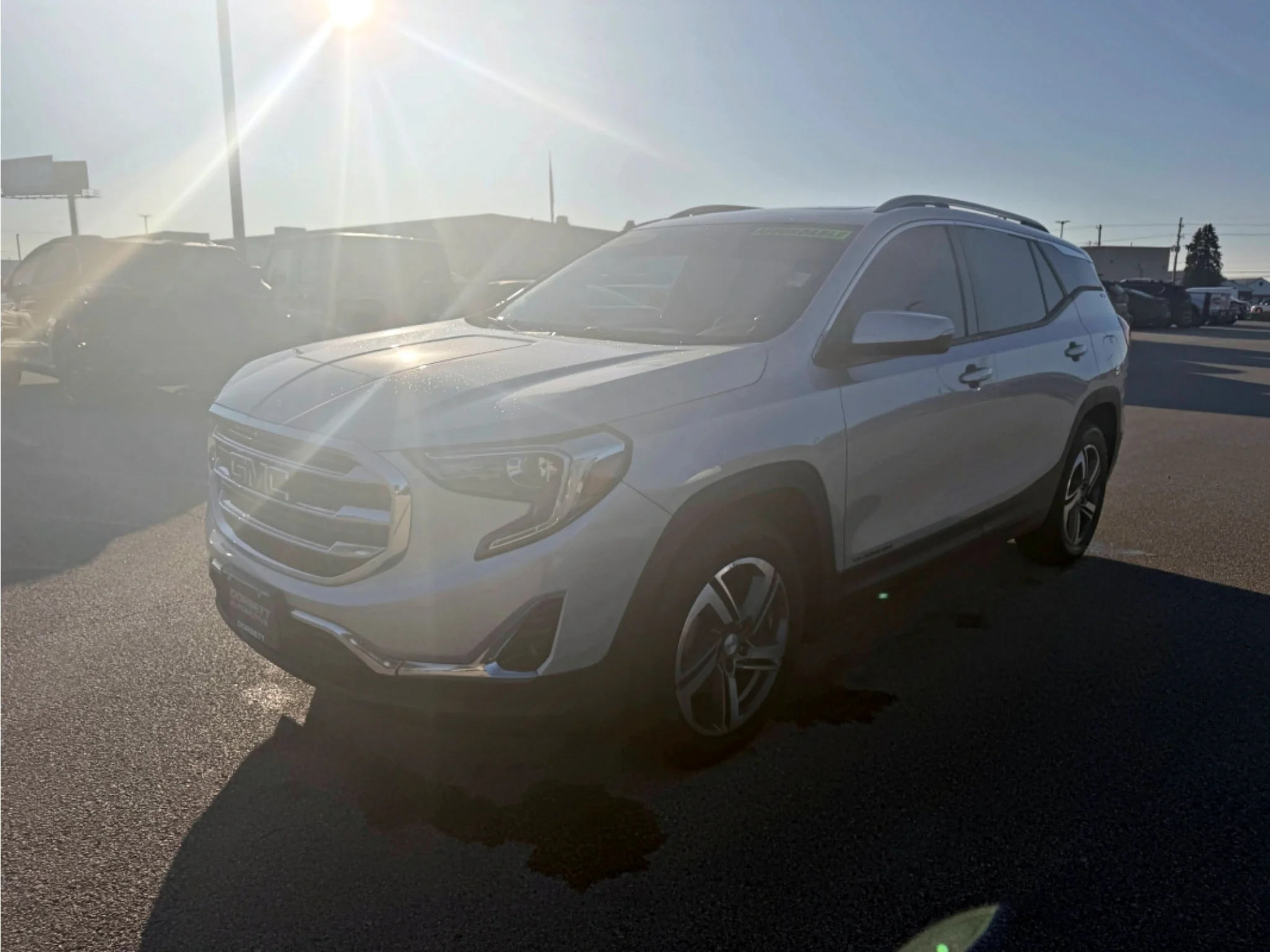 Used 2018 Quicksilver Metallic GMC SLT image 1