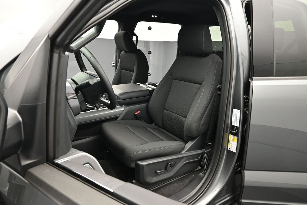 New 2026 Carbonized Gray Metallic Ford XLT image 8