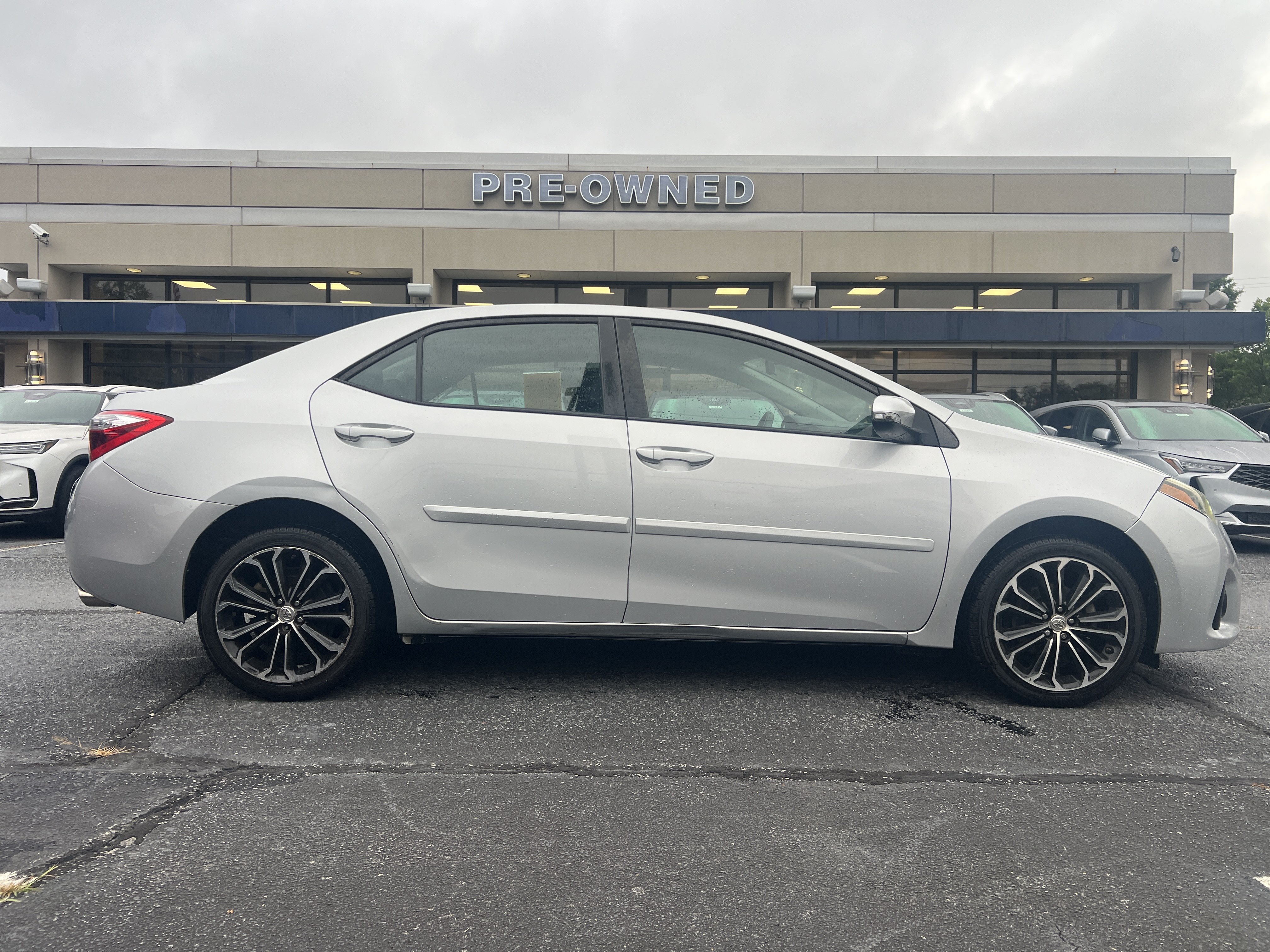 Used 2015 Classic Silver Metallic Toyota S Plus image 6