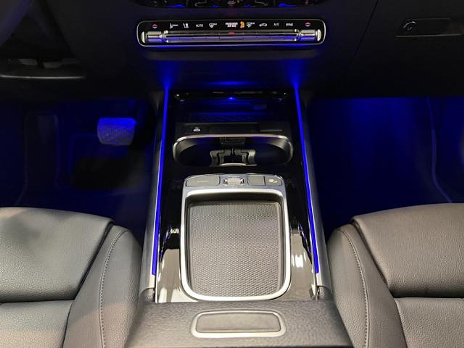 Certified Used 2025 Cirrus Silver Metallic Mercedes-Benz 4MATIC® image 15
