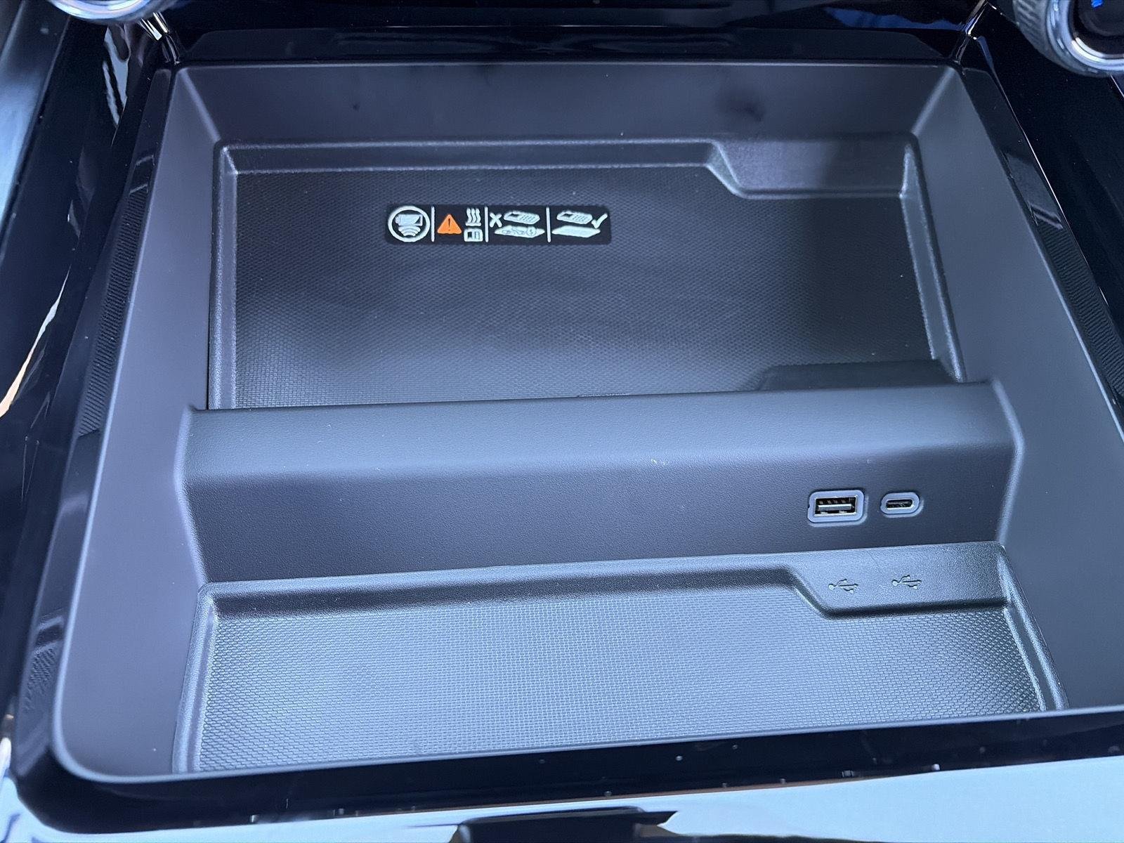 2026 Chevrolet Suburban RST - Photo 34