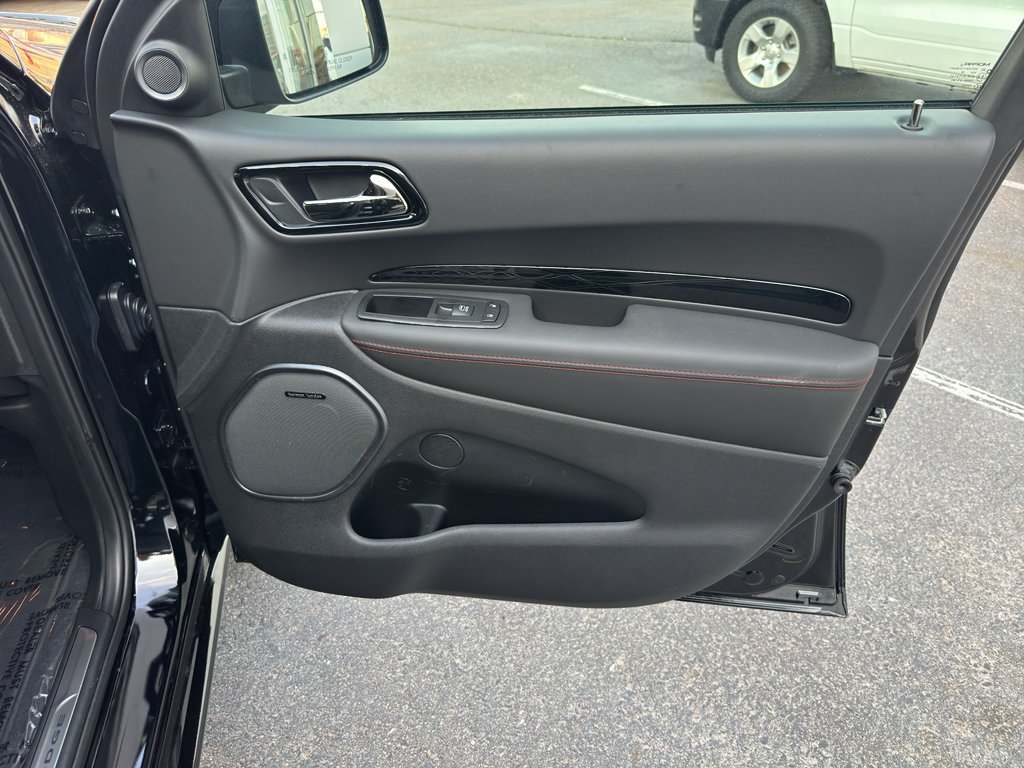 New 2026 Diamond Black Clear-Coat Exterior Paint Dodge R/T image 9
