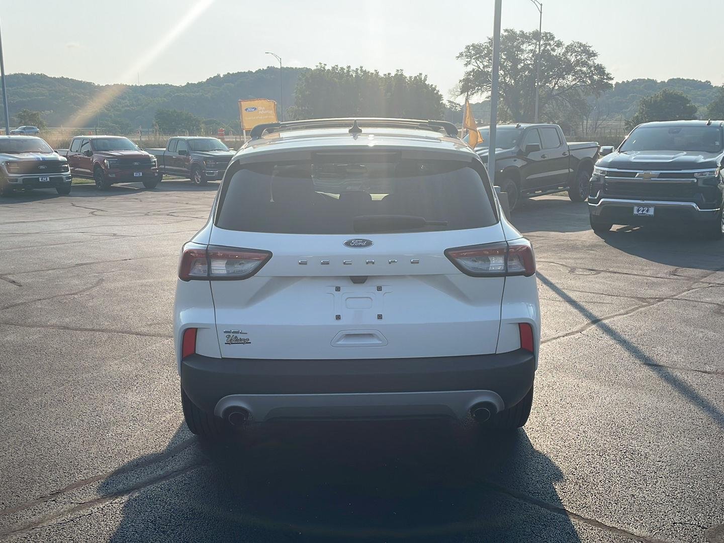 Certified Used 2022 Star White Ford SEL image 4