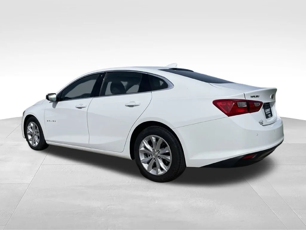 Used 2024 Summit White Chevrolet LT image 6