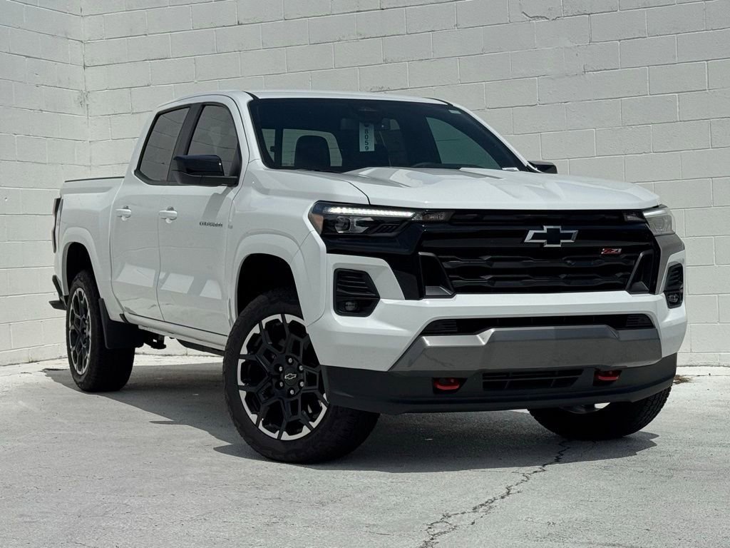 2026 Chevrolet Colorado Z71 - Photo 2