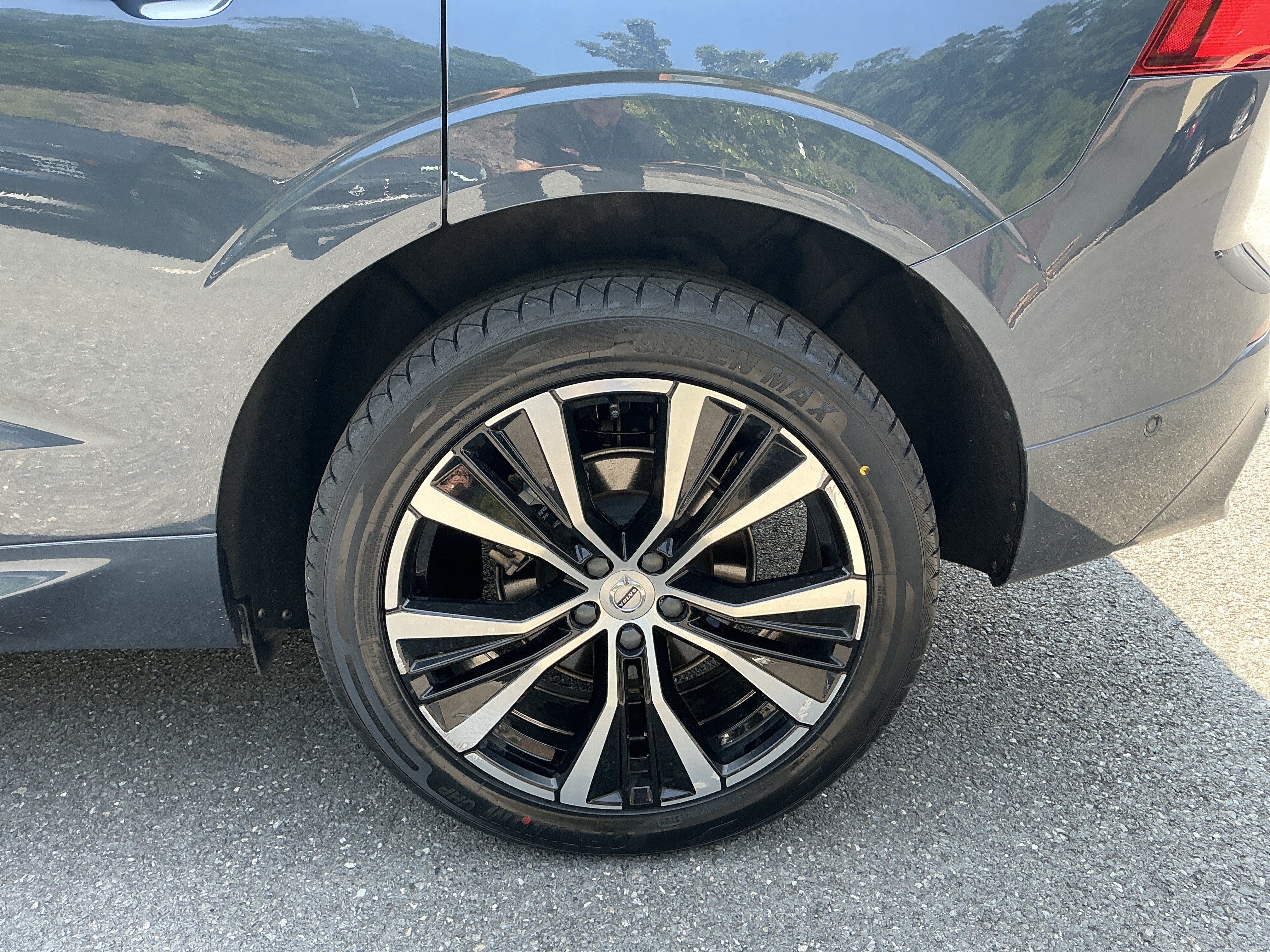 Used 2023 Denim Blue Metallic Volvo Plus Dark Theme image 9