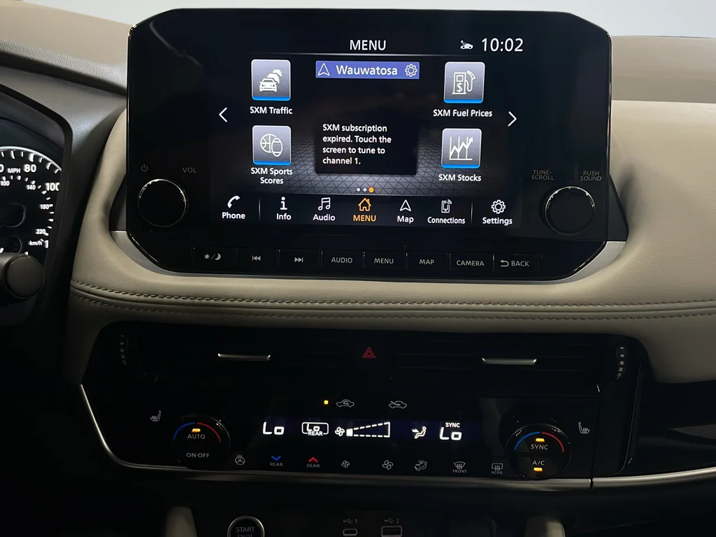 Used 2022 White Nissan SL image 33