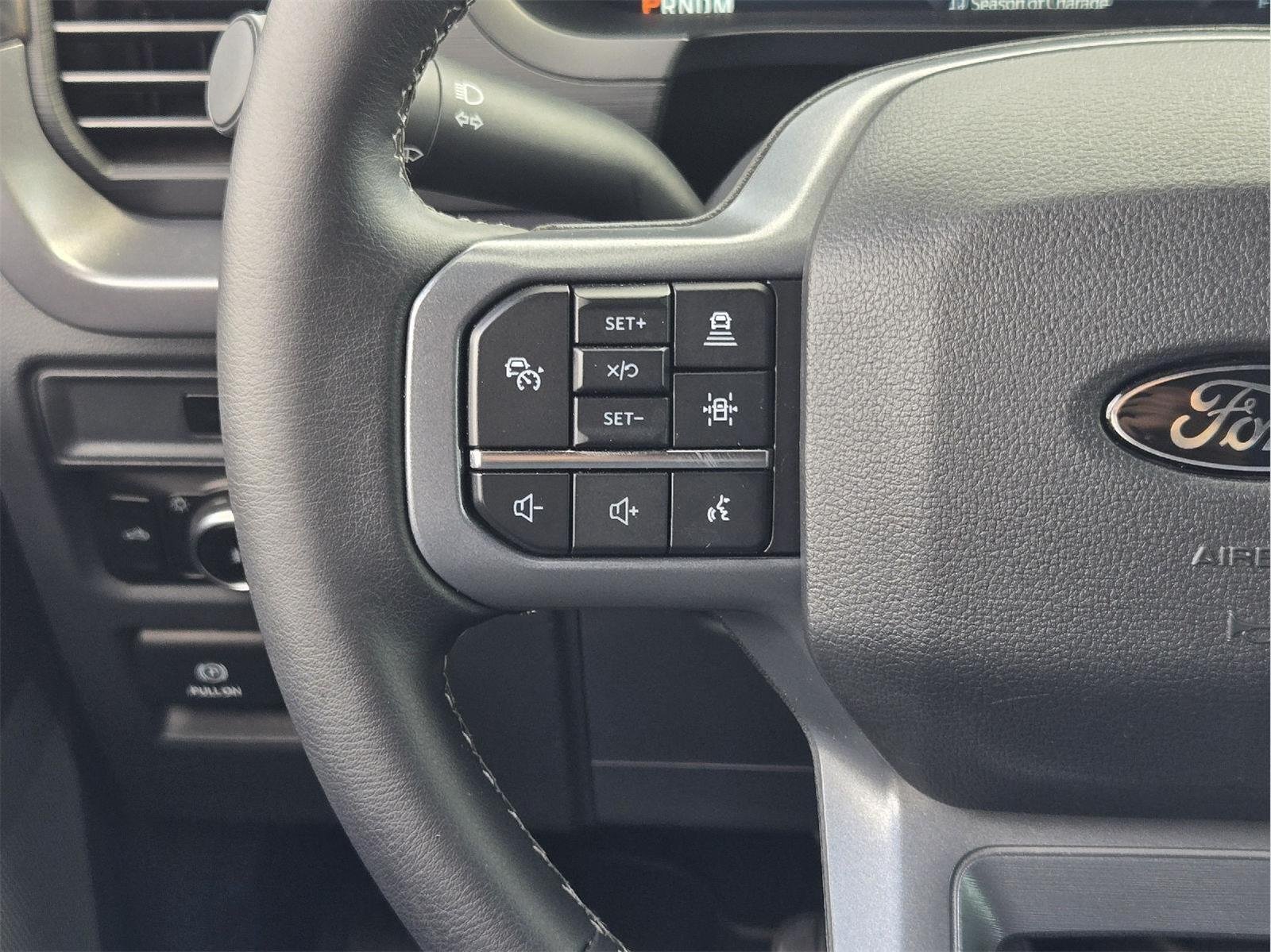 Used 2025 Oxford White Ford XLT image 28