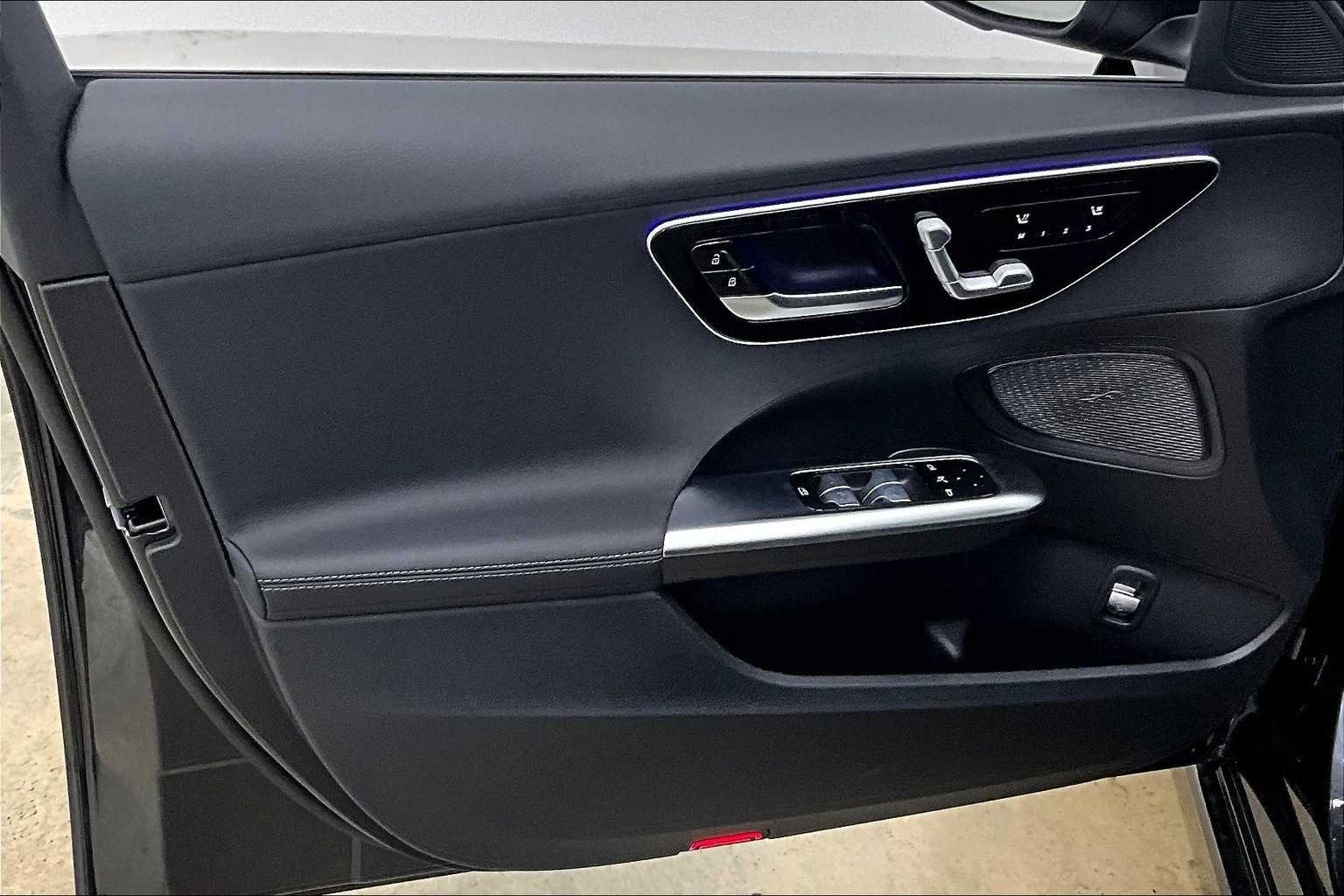 New 2025 Graphite Grey Metallic Mercedes-Benz C 300 image 10