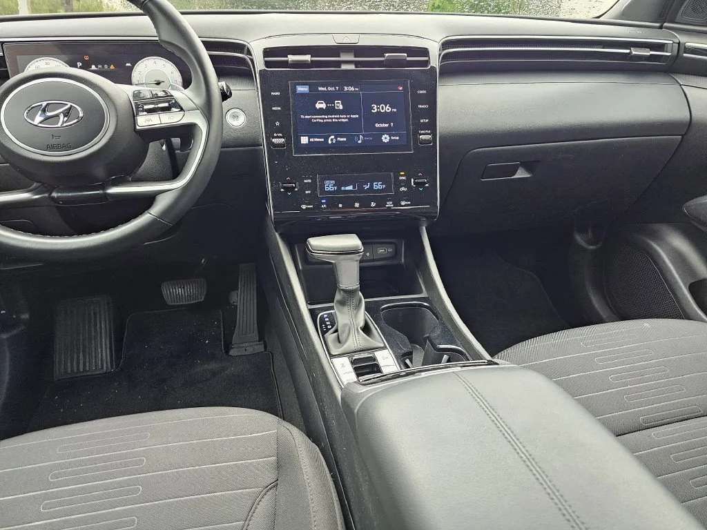 Used 2022 Green Hyundai SEL Premium image 13