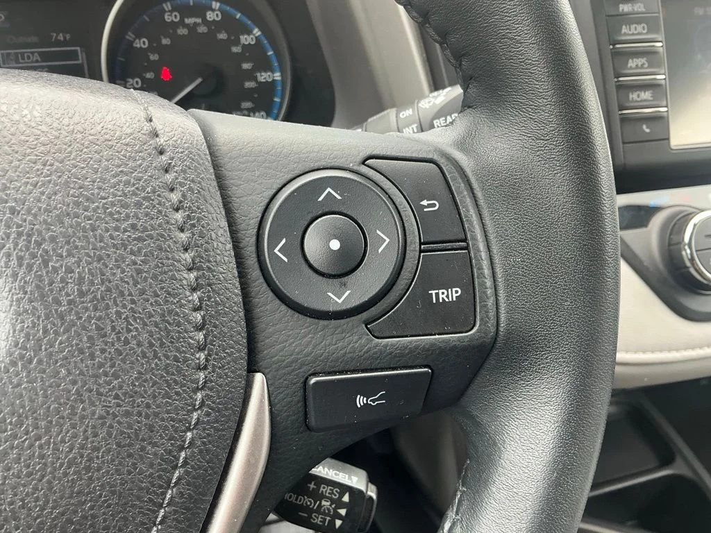 Used 2017 White Toyota XLE image 28