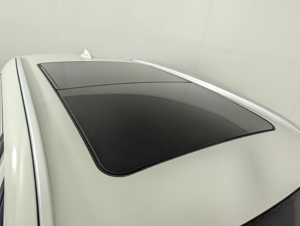 Used 2018 White BMW xDrive28i image 16