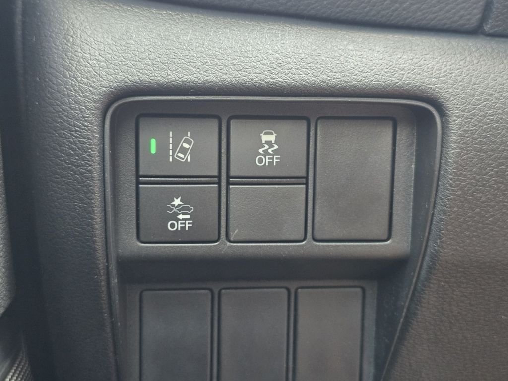 Used 2022 White Honda EX image 25