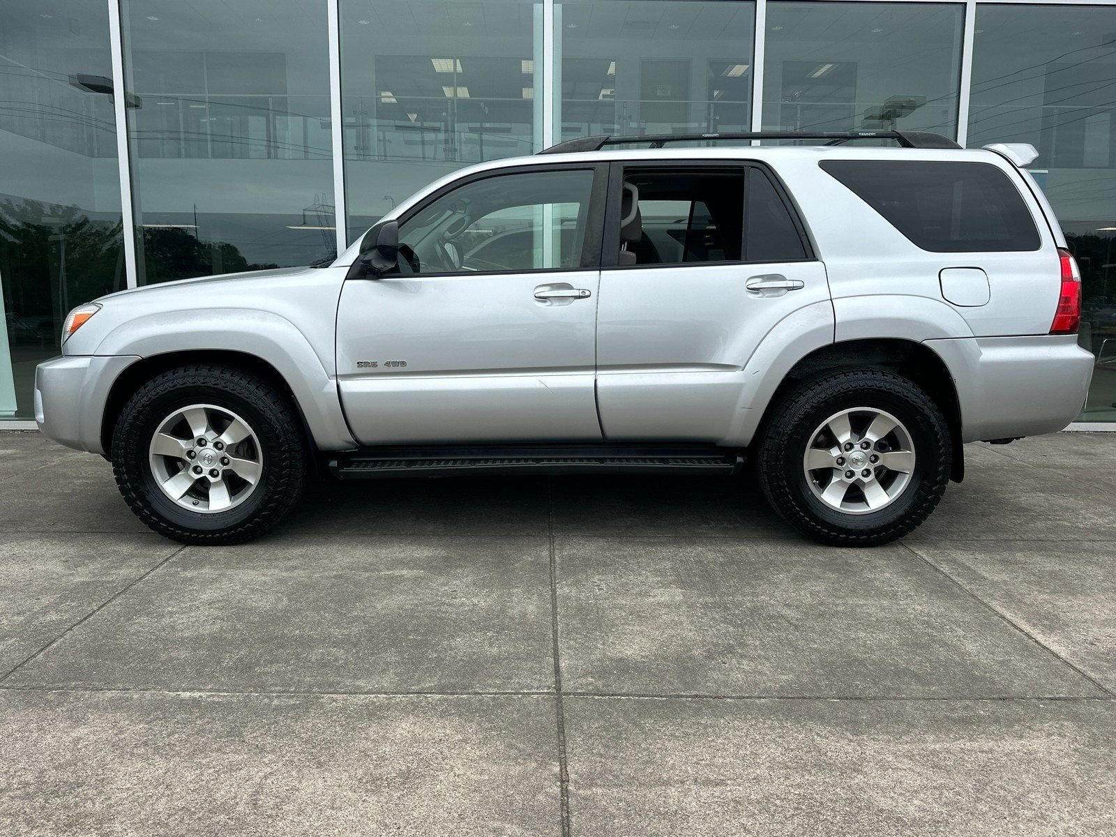 Used 2006 Titanium Metallic Toyota SR5 image 6