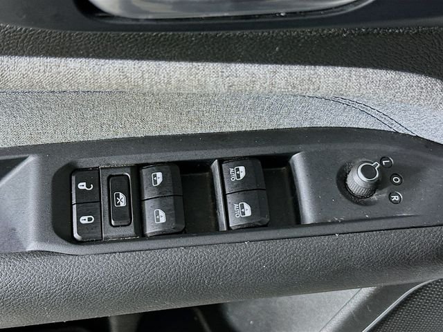 Used 2025 White Jeep Latitude image 13