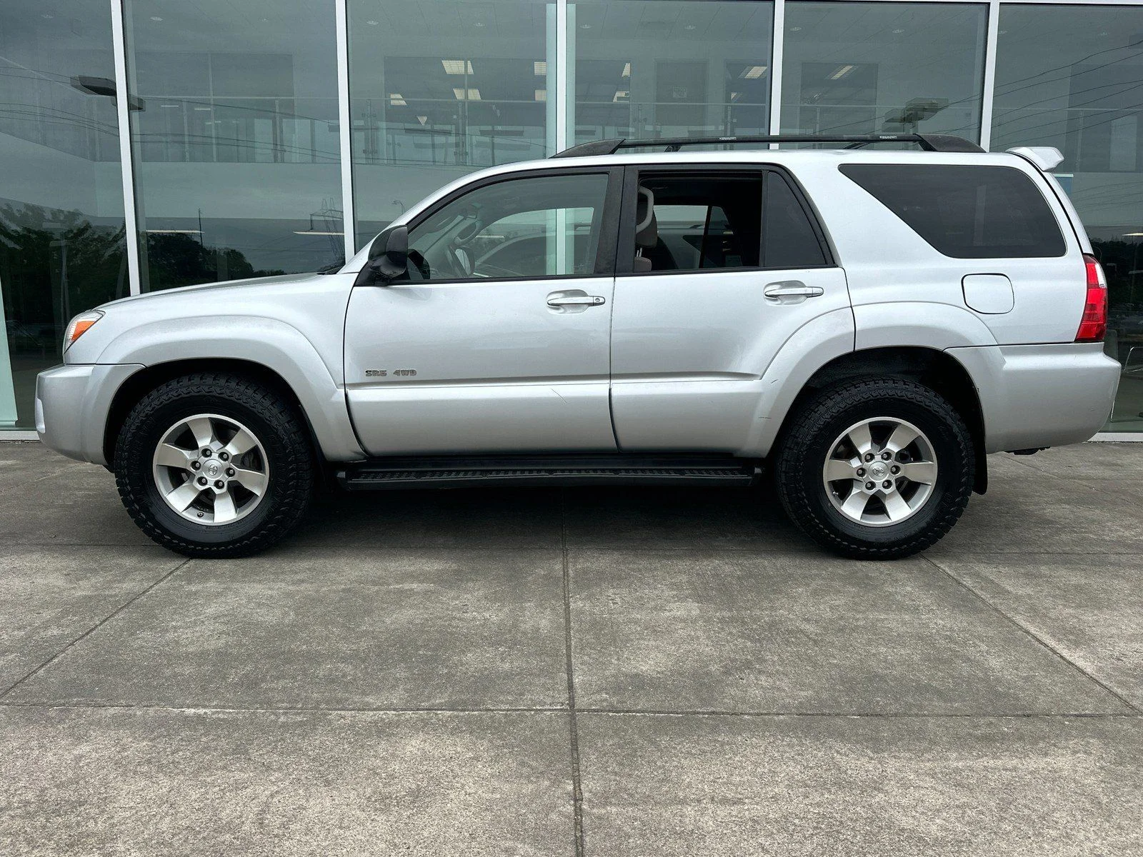 Used 2006 Titanium Metallic Toyota SR5 image 6