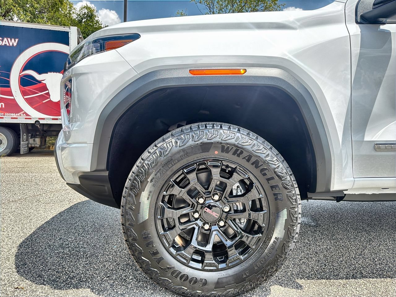 New 2026 Summit White GMC Elevation image 28