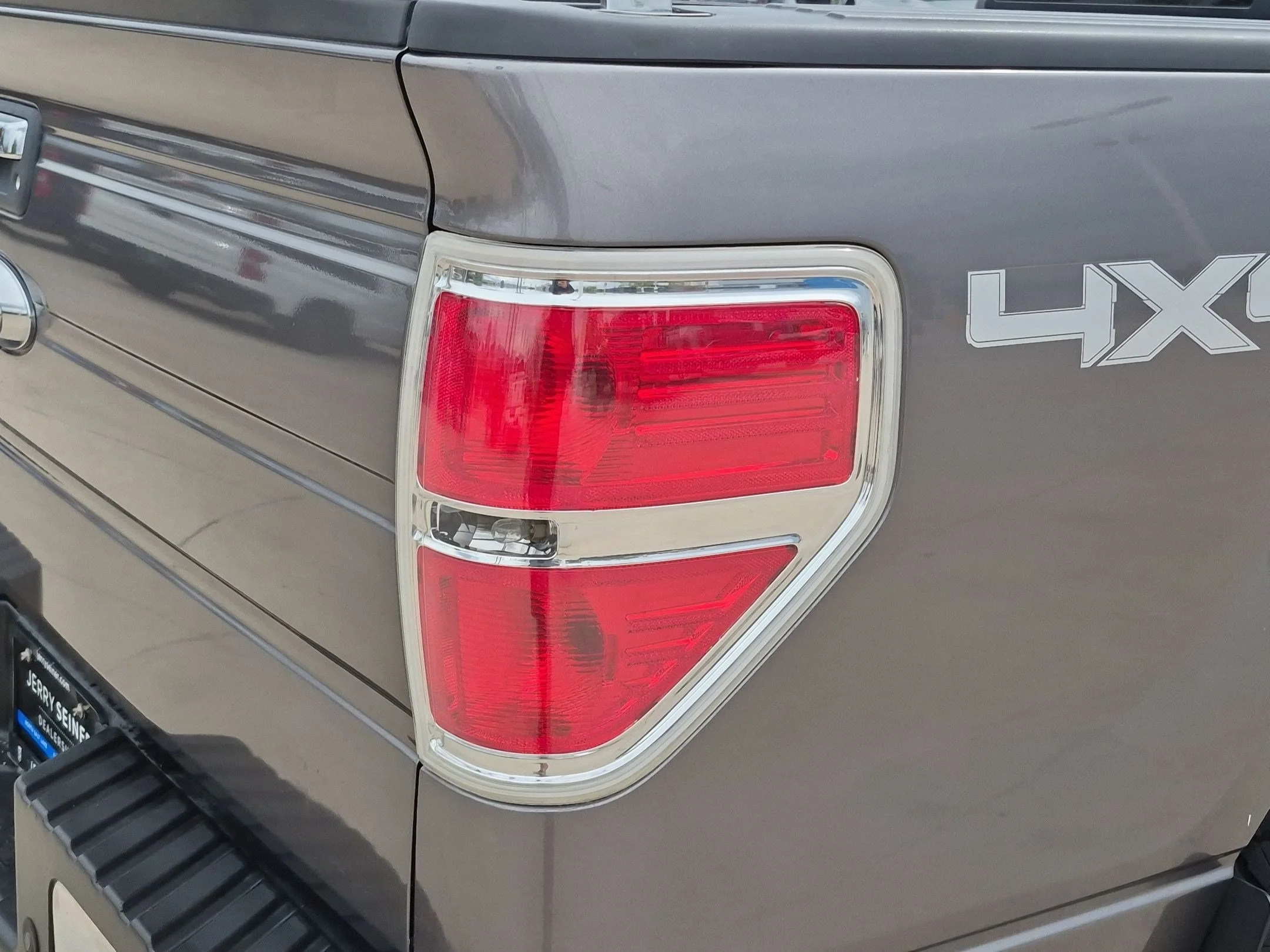 Used 2014 Sterling Gray Metallic Ford XLT image 11