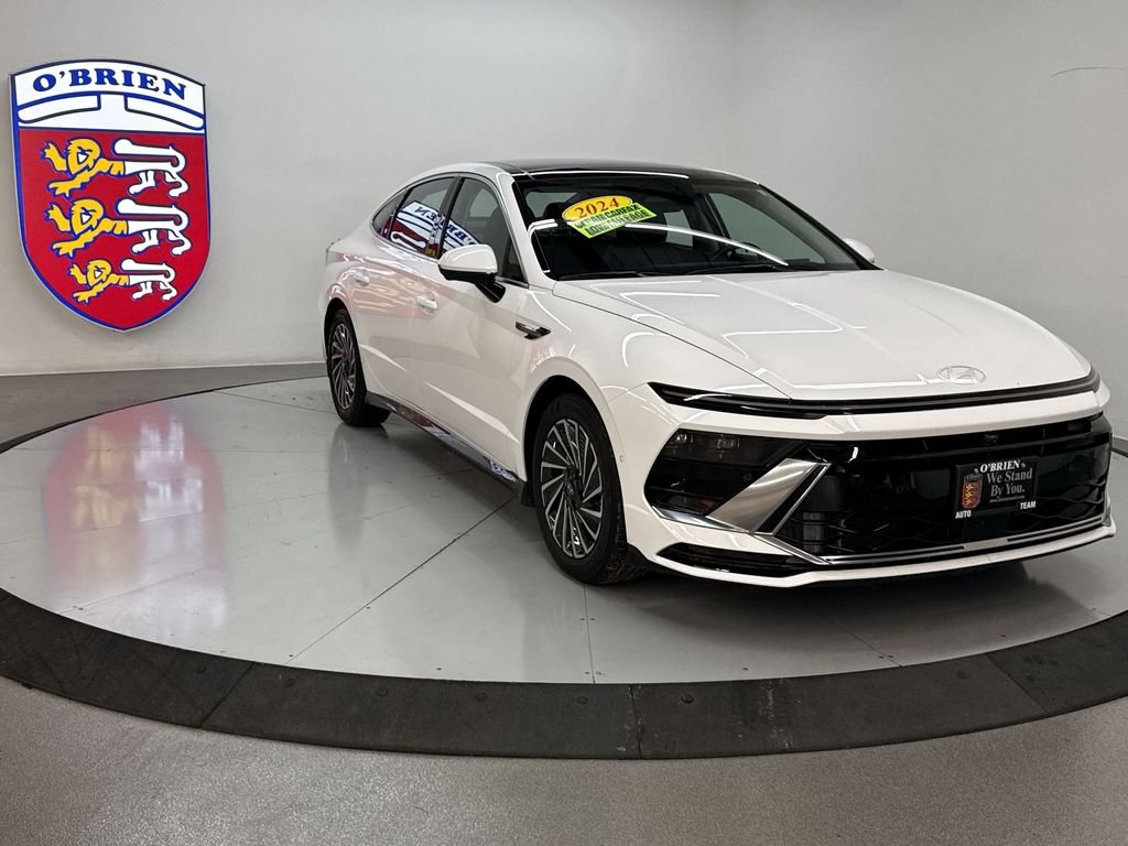 Used 2024 White Hyundai Limited image 1