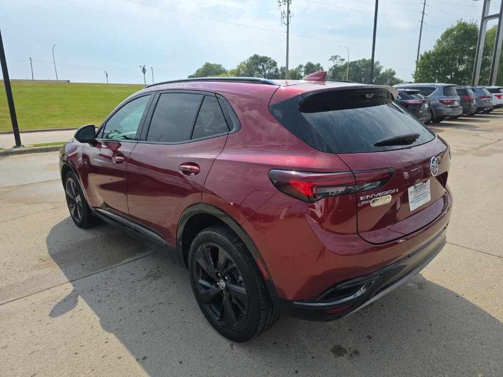 2022 Buick Envision Essence photo 3