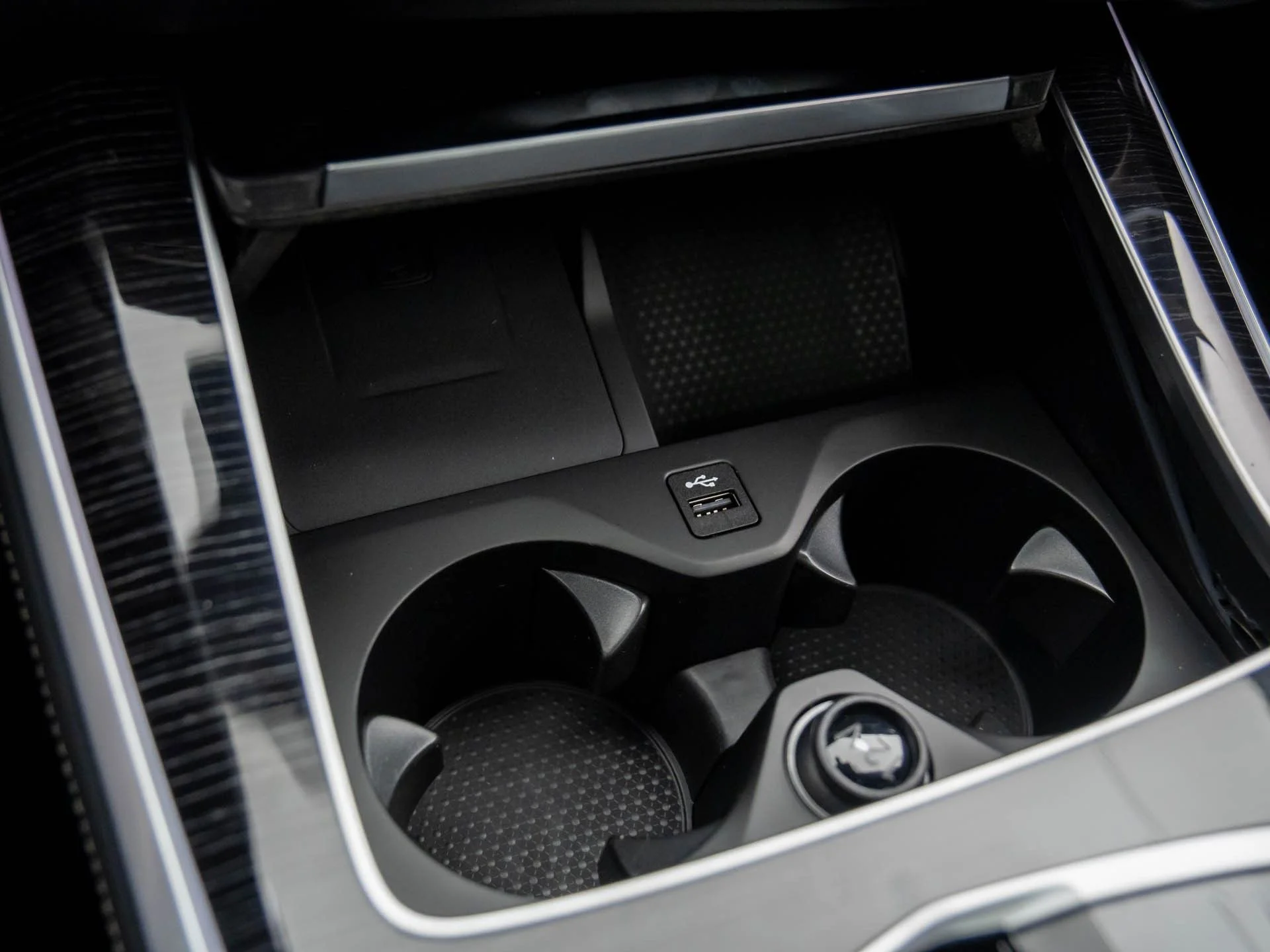 New 2026 White BMW xDrive40i image 22