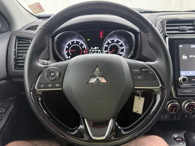 Used 2024  Mitsubishi 2.0 LE image 23