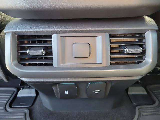 Used 2024 Silver Ford XLT image 15