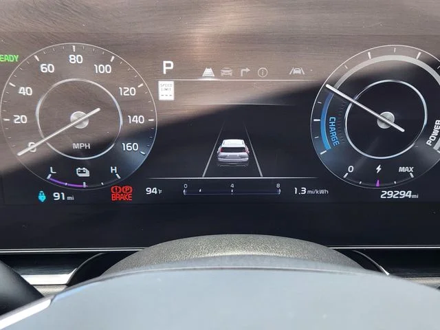 Used 2023 Gray Kia Wind image 16
