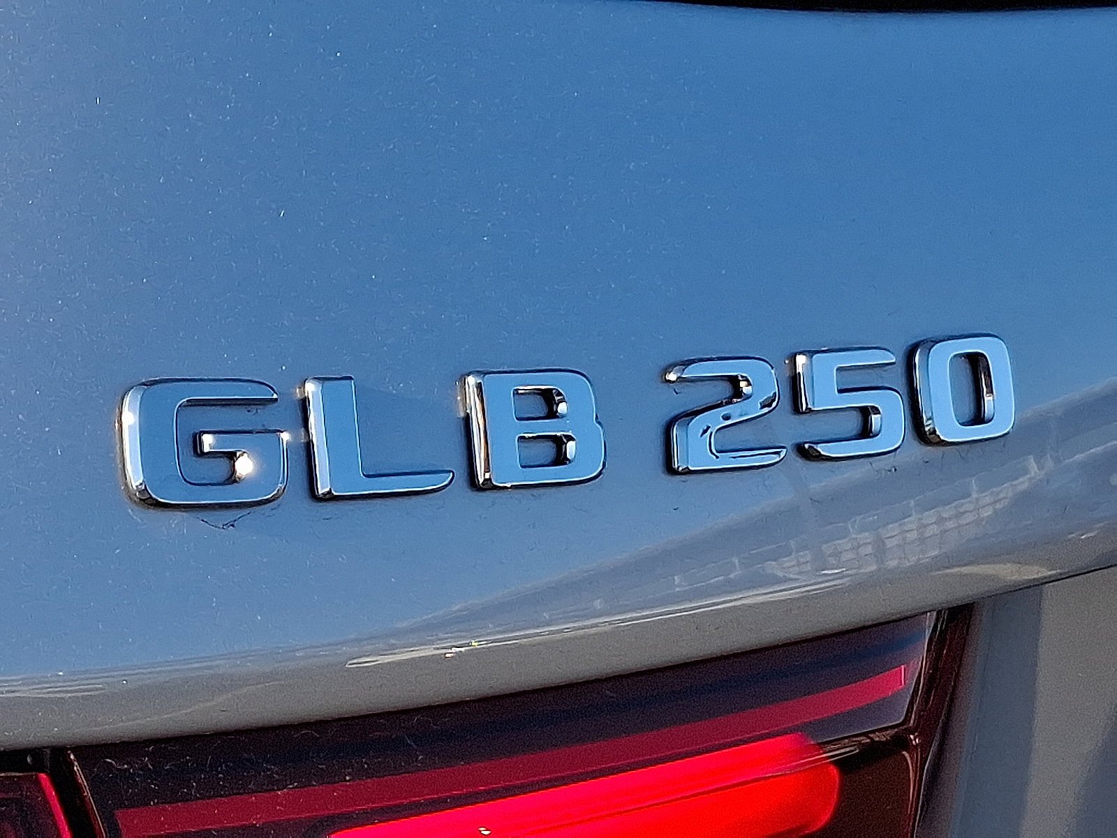 Used 2026 Cirrus Silver Metallic Mercedes-Benz GLB 250 image 15
