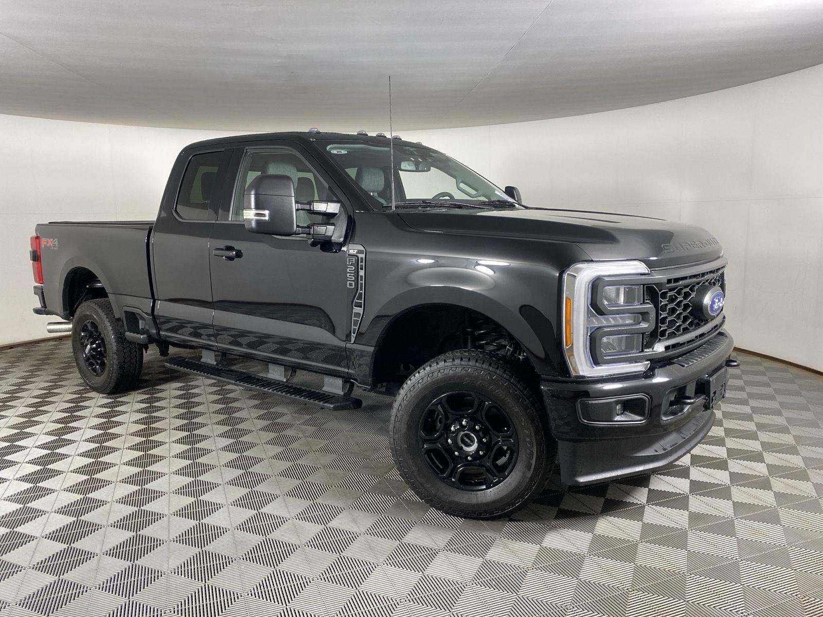 Used 2023 Black Metallic Ford XLT image 24