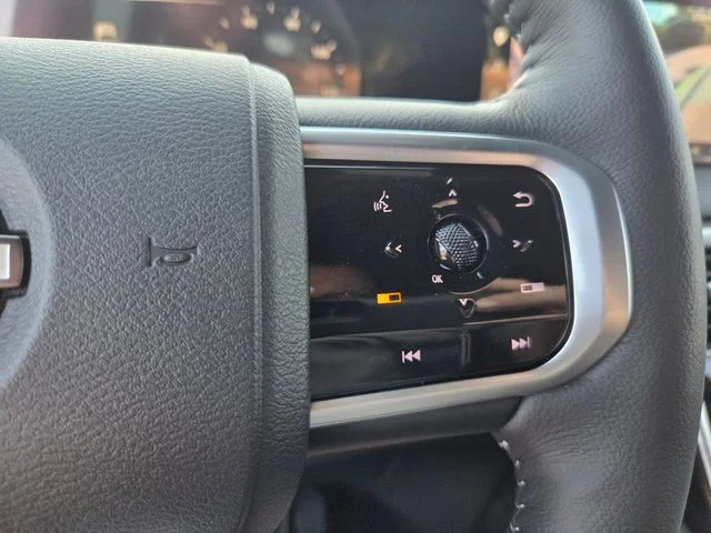 New 2026 Aspen White TriCoat Nissan SL image 18