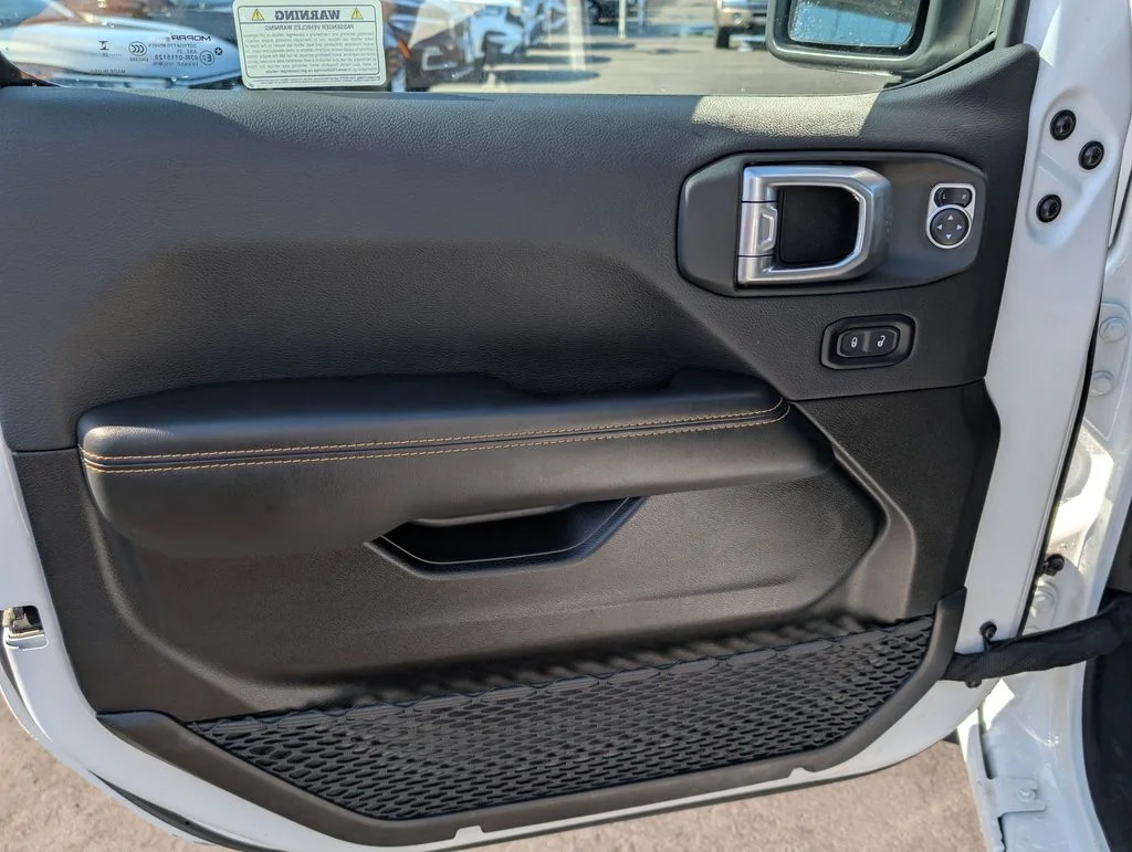 2025 Jeep Wrangler 4-Door Sahara - Photo 17