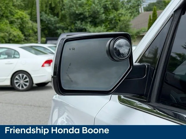 Used 2019 White GMC SLT image 13