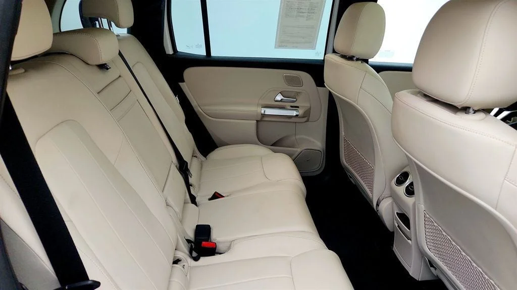 Used 2022 Polar White Mercedes-Benz EQB 300 4MATIC® SUV w/ Pinnacle Pkg & Driver Assistance Pkg Lite image 23