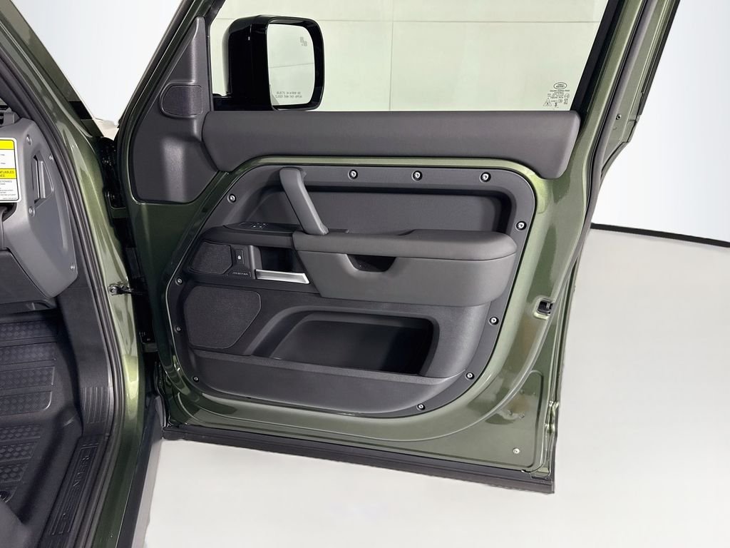 New 2026 Woolstone Green Land Rover S image 25