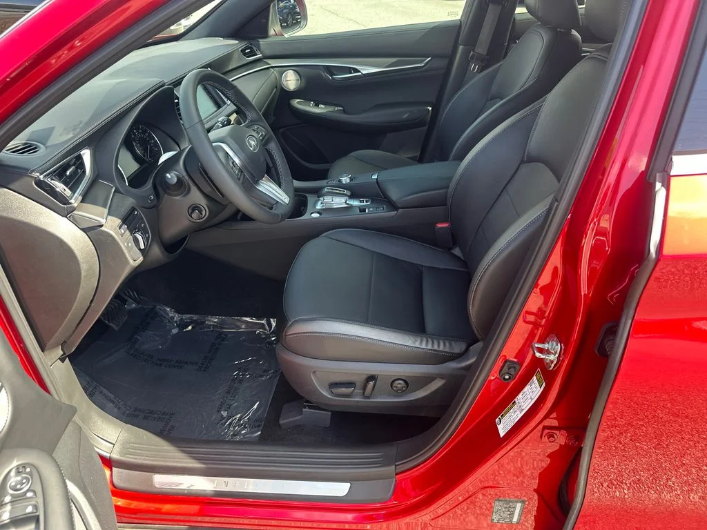 Used 2025 Red INFINITI ESSENTIAL image 9