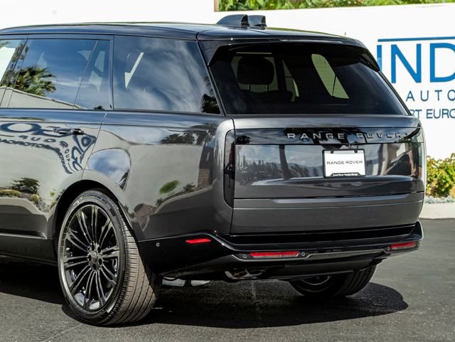 New 2026 Carpathian Grey Land Rover SE image 10