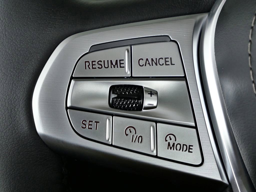 Used 2026 Skyscraper Grey Metallic BMW xDrive40i image 42
