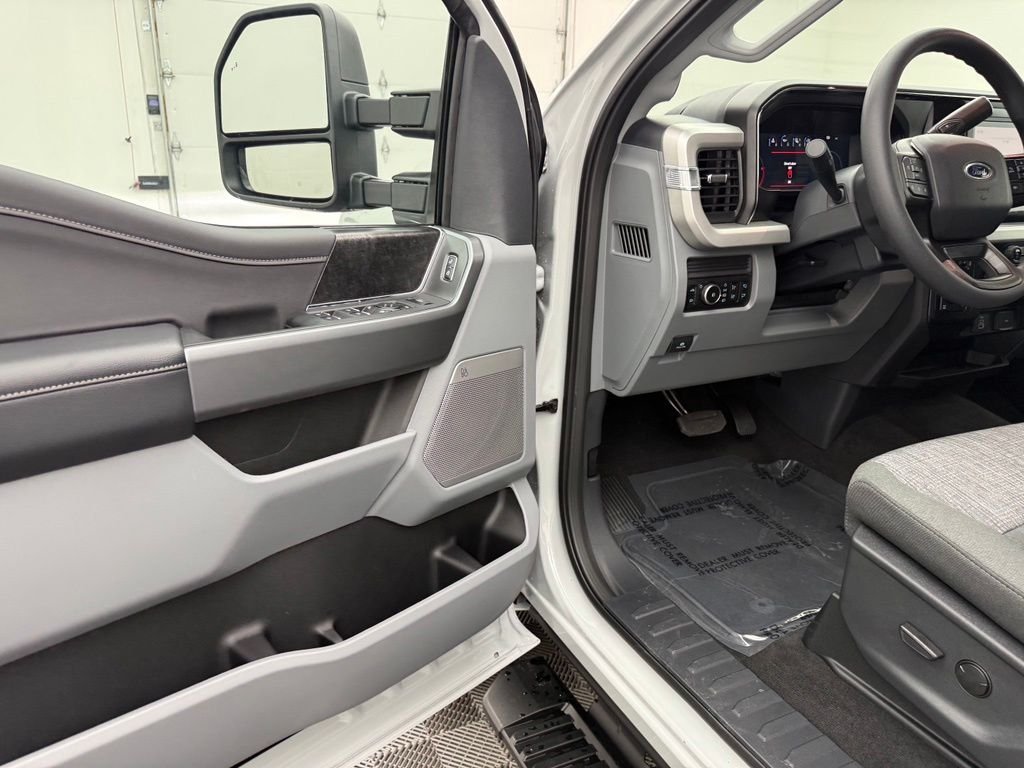 New 2026 White Ford XLT image 17