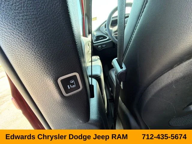 Used 2025 Red Chrysler Select image 24